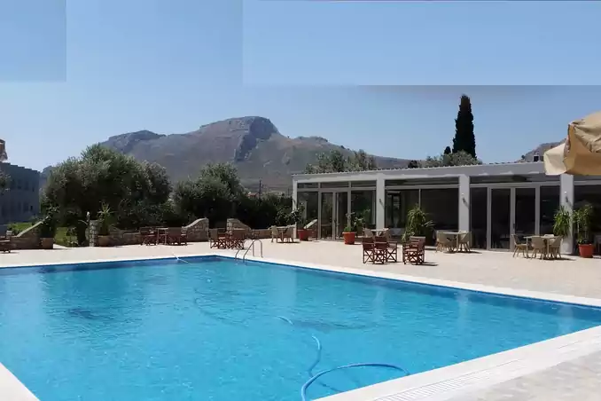 Saint George Resort, Pool